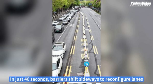 Cina, corsie spartitraffico robotizzate per ridurre il traffico