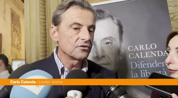 Calenda “Vedere cacciare le bandiere dell’Ucraina mi mette grande tristezza”