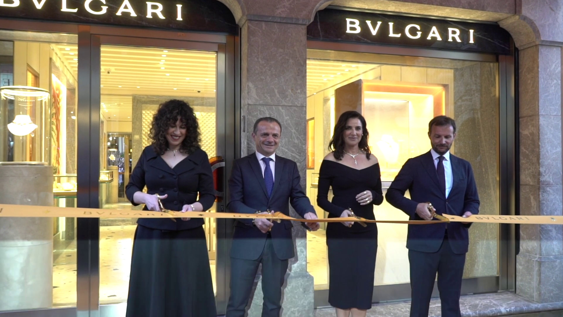 Luisa Ranieri a Taormina per il taglio del nastro della nuova boutique Bvlgari