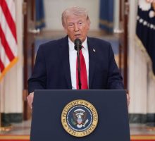 Trump &ldquo;Dazi del 25% alle auto europee, Ue &ldquo;Inaccettabile&rdquo;