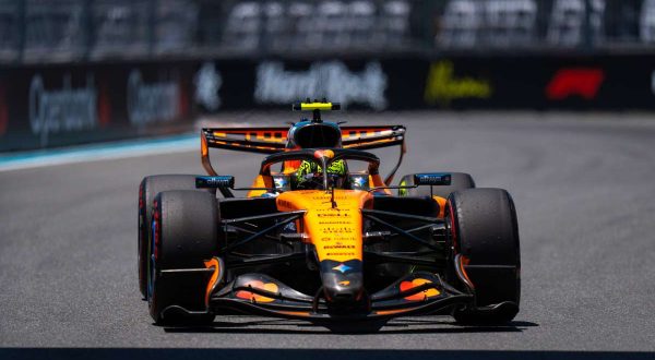 Norris vince la Sprint del Gp di Miami su Piastri, terzo Leclerc