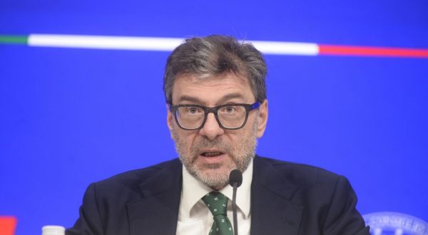 Giorgetti “Stabilità finanziaria presupposto per crescita economica”