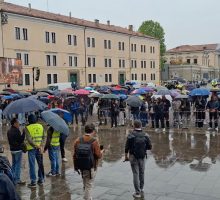 Ultimo saluto ad Alex Zanardi, in migliaia ai funerali di Padova