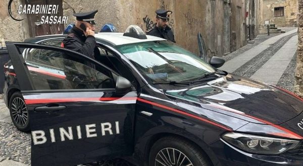 Tratta di esseri umani, catturato a Sassari latitante nascosto in un armadio