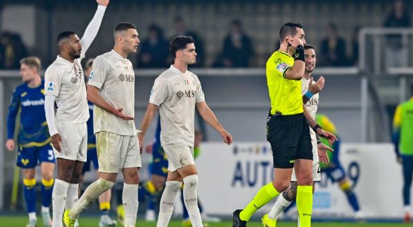 Verona-Como 0-1, Douvikas consegna l’Europa ai lariani