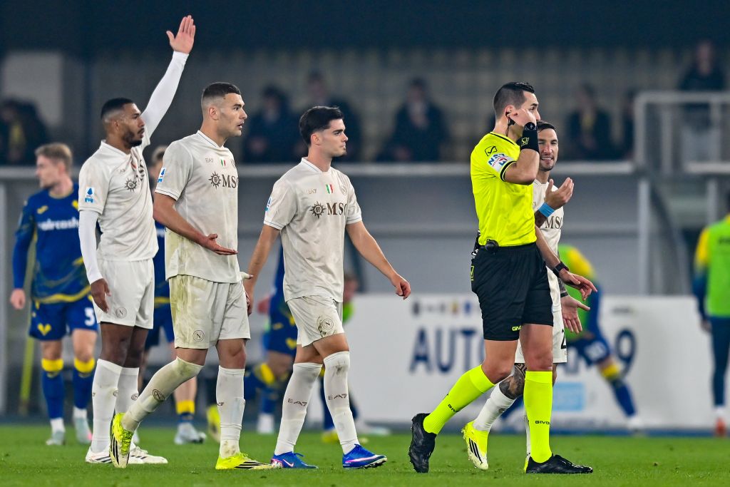 Verona-Como 0-1, Douvikas consegna l&rsquo;Europa ai lariani