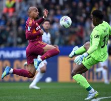 Rimonta last minute, la Roma vince 3-2 a Parma e sogna la Champions
