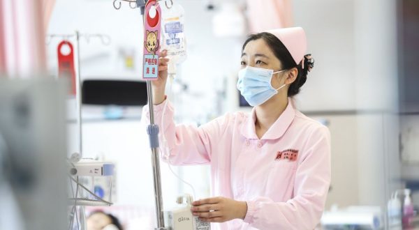 Cina, numero di infermieri cresciuto del 29% in 5 anni