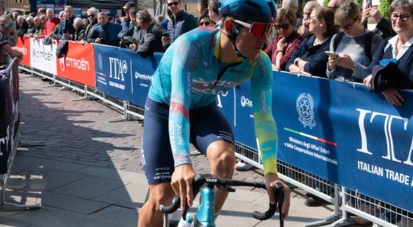 Ballerini vince la 6^ tappa a Napoli, Eulalio resta in rosa