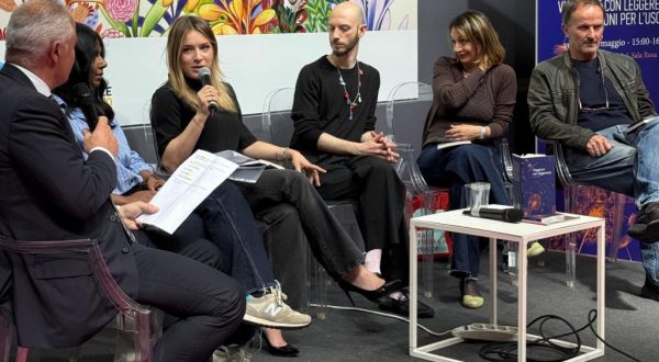 Gruppo FS, a Torino presentato il libro “Viaggiare con leggerezza”