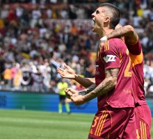 La Roma vince il derby e sale al quarto posto, Mancini stende la Lazio