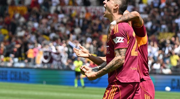 La Roma vince il derby e sale al quarto posto, Mancini stende la Lazio