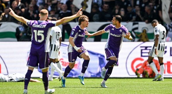 La Fiorentina vince 2-0 a Torino e la Juve precipita al 6° posto
