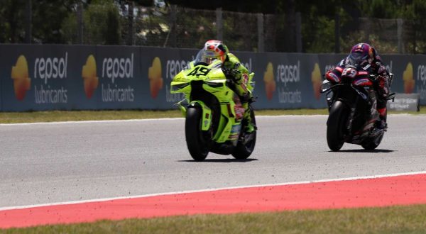 Tra incidenti e bandiere rosse, Di Giannantonio vince il Gp di Catalogna