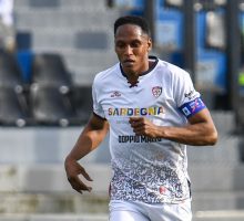 Il Cagliari batte 2-1 il Torino e conquista la salvezza