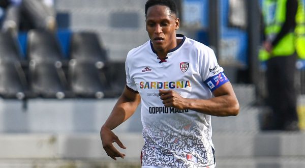 Il Cagliari batte 2-1 il Torino e conquista la salvezza