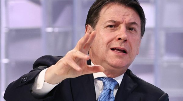 Conte &ldquo;Dal governo decreti ridicoli su sicurezza, mancano 25 mila agenti&rdquo;