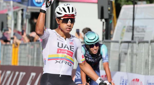 Narvaez cala il tris al Giro, Eulalio in maglia rosa anche dopo 11^ tappa