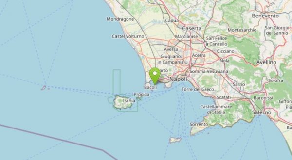Napoli, forte scossa di magnitudo 4.4 nei Campi Flegrei