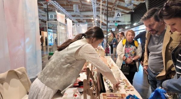 La città cinese di Jingdezhen porta le sue ceramiche alla Mida di Firenze
