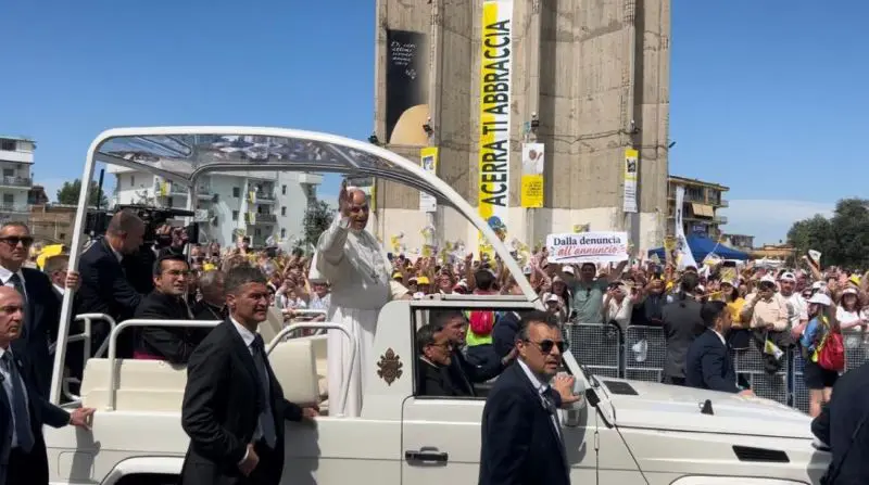 Il Papa ad Acerra “Un cambiamento di mentalità risanerà la Terra dei Fuochi”