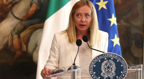 Ue, Meloni “Non possiamo dire ai cittadini che i soldi ci sono solo per la difesa”