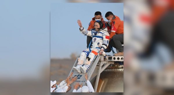 Atterrata in Cina la capsula di rientro della stazione spaziale Shenzhou-22