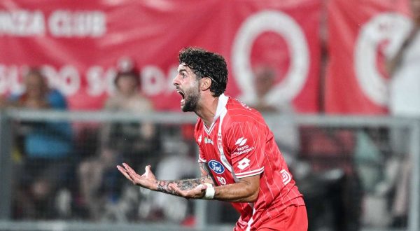 Il Monza torna in Serie A, Catanzaro vince 2-0 ma non basta
