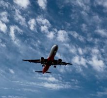 In aumento la domanda di voli ma cancellate le rotte con pochi passeggeri