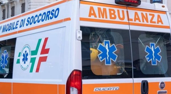 Scontro tra uno scuolabus e un&rsquo;auto nel Trapanese, diversi feriti
