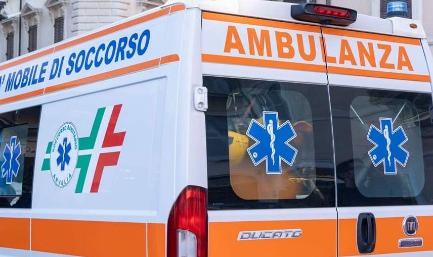 Scontro tra uno scuolabus e un&rsquo;auto nel Trapanese, diversi feriti