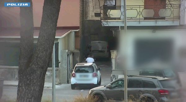 Smantellata a Palermo una banda specializzata in furti d’auto, 9 arresti