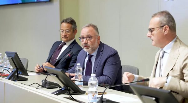 Rapporto Cer-Confcommercio, pesanti rincari da mercato emissioni ETS
