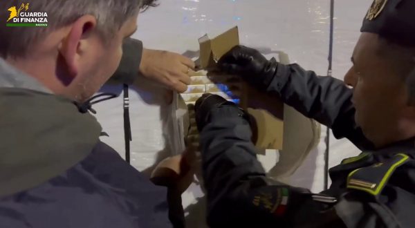 Padova, distrutte 7 tonnellate di sigarette di contrabbando sequestrate