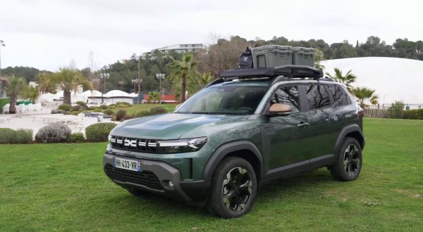 Dacia, per Duster un mild-hybrid con trazione integrale automatica