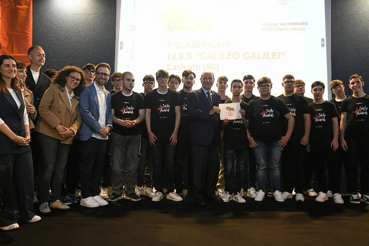 Schifani premia gli studenti siciliani &ldquo;Valorizziamo l&rsquo;impatto dei fondi comunitari sul territorio&rdquo;