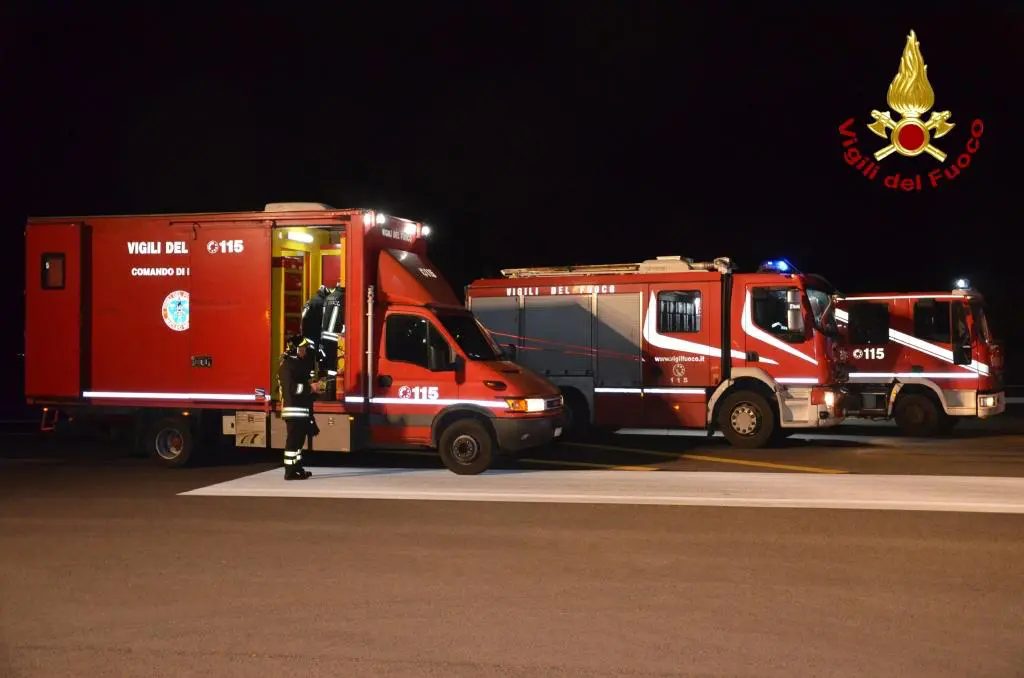 Incendio nel punto vendita di Sicily by Car a Villagrazia di Carini, a fuoco decine di auto a noleggio. Solidarietà da Schifani e Lagalla