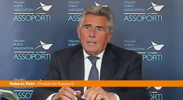 Petri “Mix di investimenti pubblici e privati per rafforzare i porti italiani”