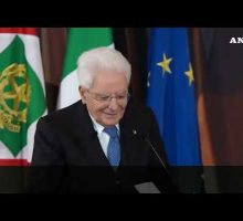 Siparietto Mattarella-Bisio, "dopo il film cerimoniale disorientato" #ansa #news