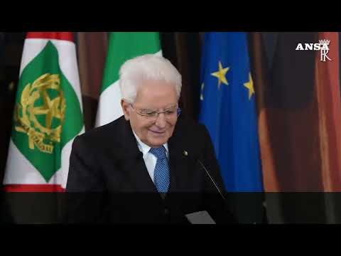 Siparietto Mattarella-Bisio, "dopo il film cerimoniale disorientato" #ansa #news