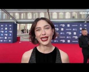 David di Donatello, protagonisti sul red carpet. Sbanca "Le citt&agrave; di pianura" #ansa #news
