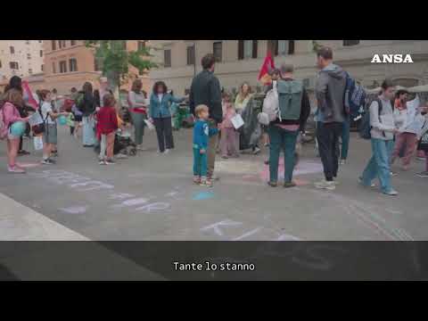 Streets for kids: le famiglie chiedono strade scolastiche per la sicurezza#ansa #news
