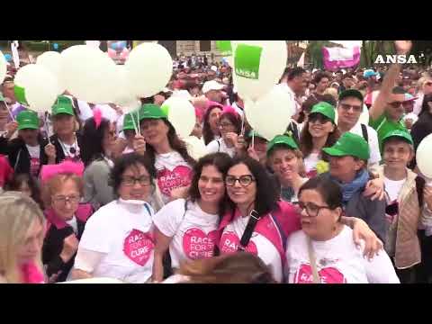 Partita la Race for the cure a Roma, in 200mila per la lotta al tumore del seno #ansa #news