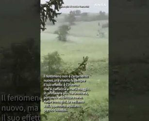Colpo di coda dell'inverno, neve in Abruzzo a meta' maggio #ansa #news