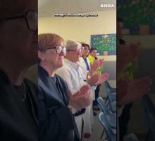 Mattarella e Meloni ringraziano i medici e chi ha bloccato l'aggressore di Modena #ansa #news