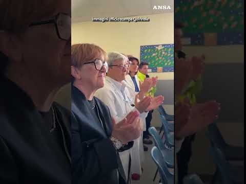 Mattarella e Meloni ringraziano i medici e chi ha bloccato l'aggressore di Modena #ansa #news