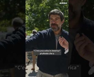 Pierfrancesco Favino e l'amore per le auto al Concorso d'Eleganza a Villa d'Este #ansa#news