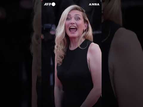 Sharon Stone illumina Cannes, sfilata di star sul red carpet #ansa#news