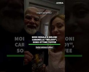 Modi regala a Meloni caramelle "Melody". Sono ottime toffee #ansa#news