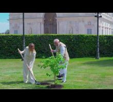 Incontro Meloni - Modi: la cerimonia di piantumazione di un albero